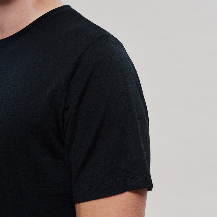 The Merino Wool T-Shirt Mountain Black Woolday 3