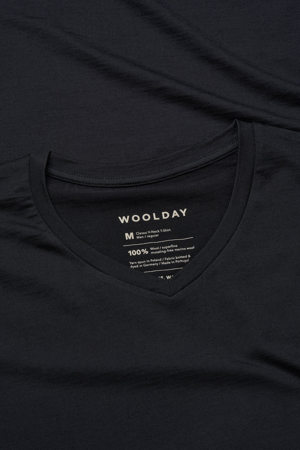 The Classic Merino V-Neck – Black